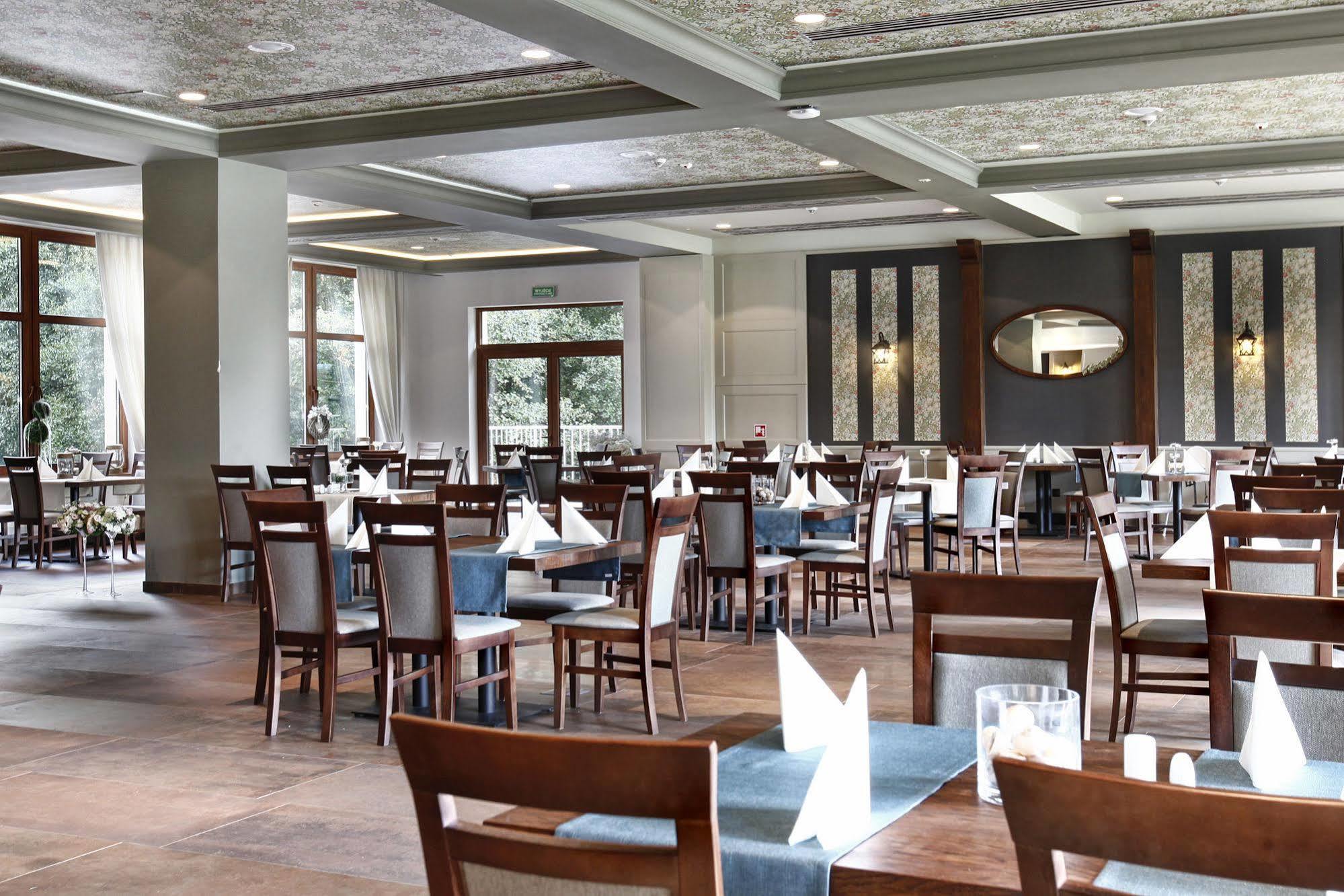 Hotel Aubrecht Country Spa Resort Przechlewo Dış mekan fotoğraf