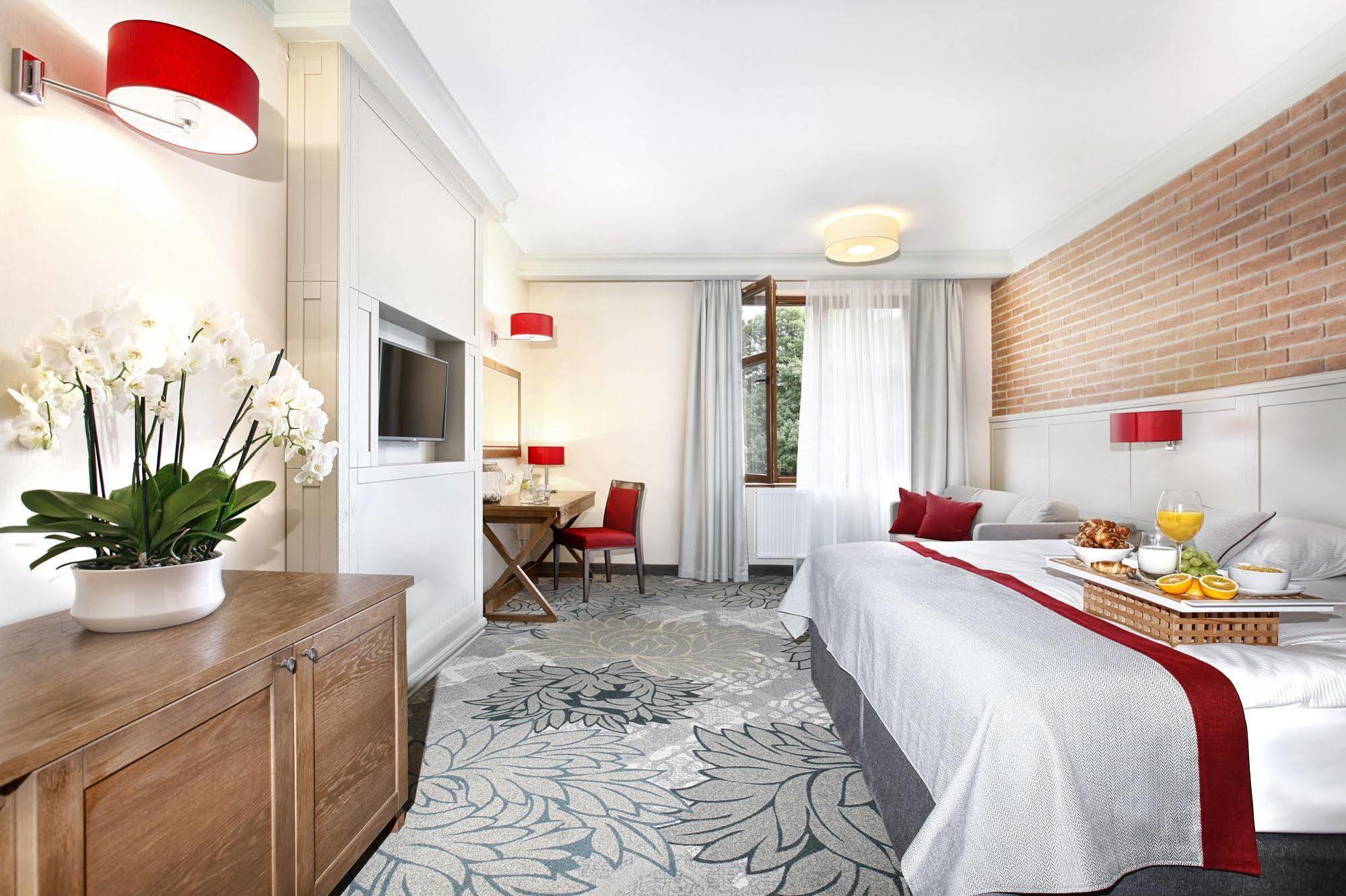 Hotel Aubrecht Country Spa Resort Przechlewo Dış mekan fotoğraf